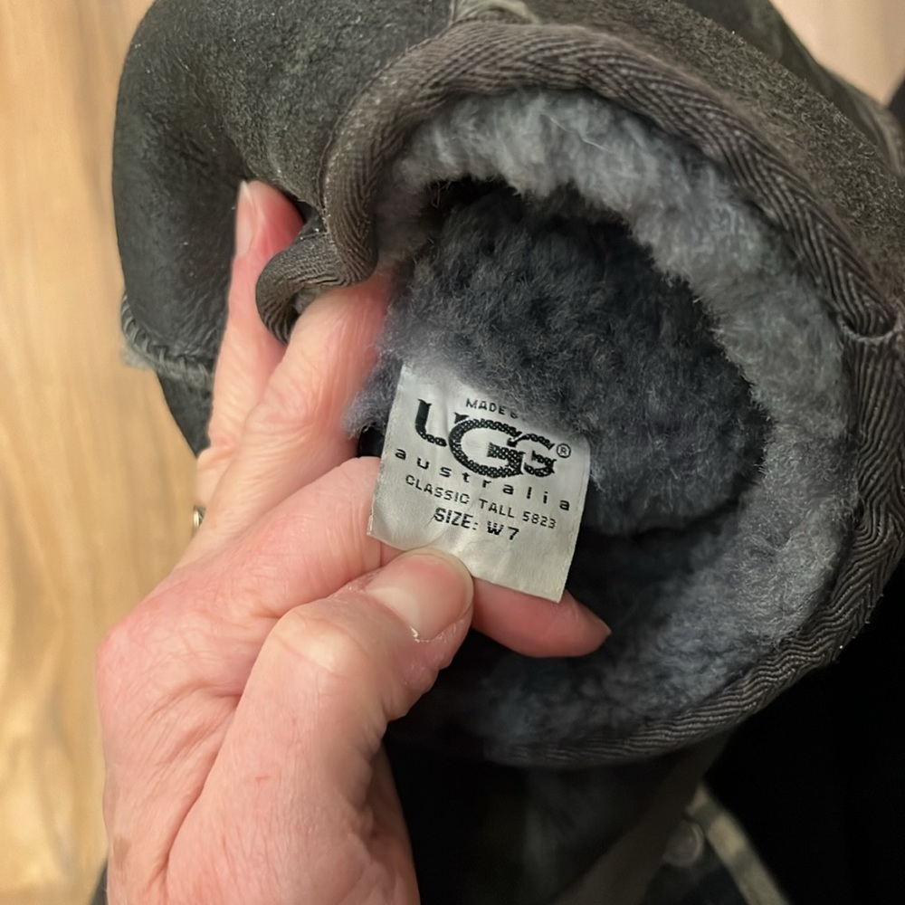 Ugg boots - Picture 8 of 8